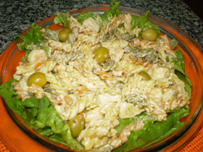 Salada de macarrão com camarão