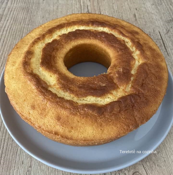 Bolo de trigo com cobertura de Ninho - Receitas Agora