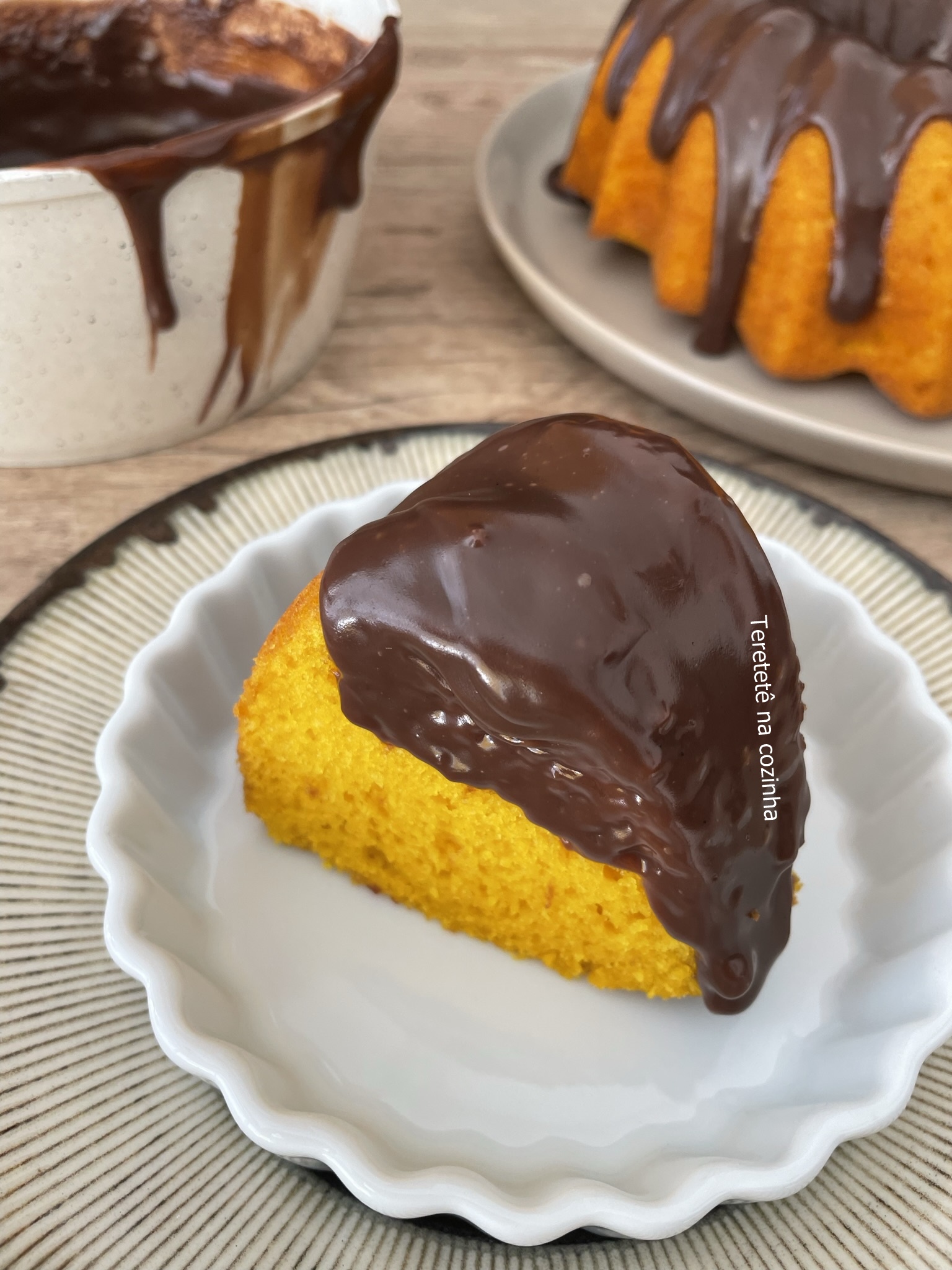 Bolo de Cenoura com Cobertura de Chocolate Receita