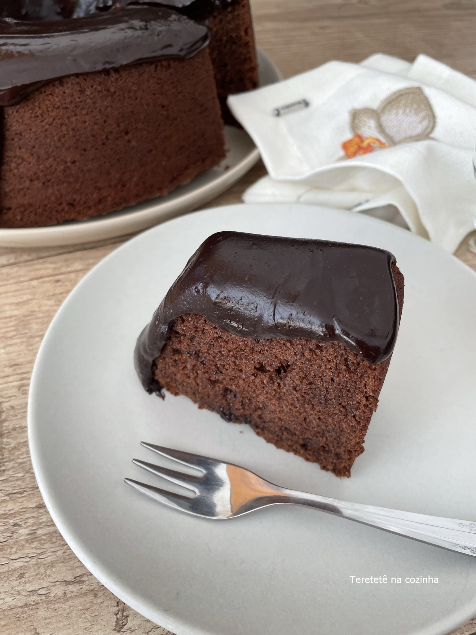 Receita de Bolo de Chocolate Fofinho na Batedeira: Como fazer?